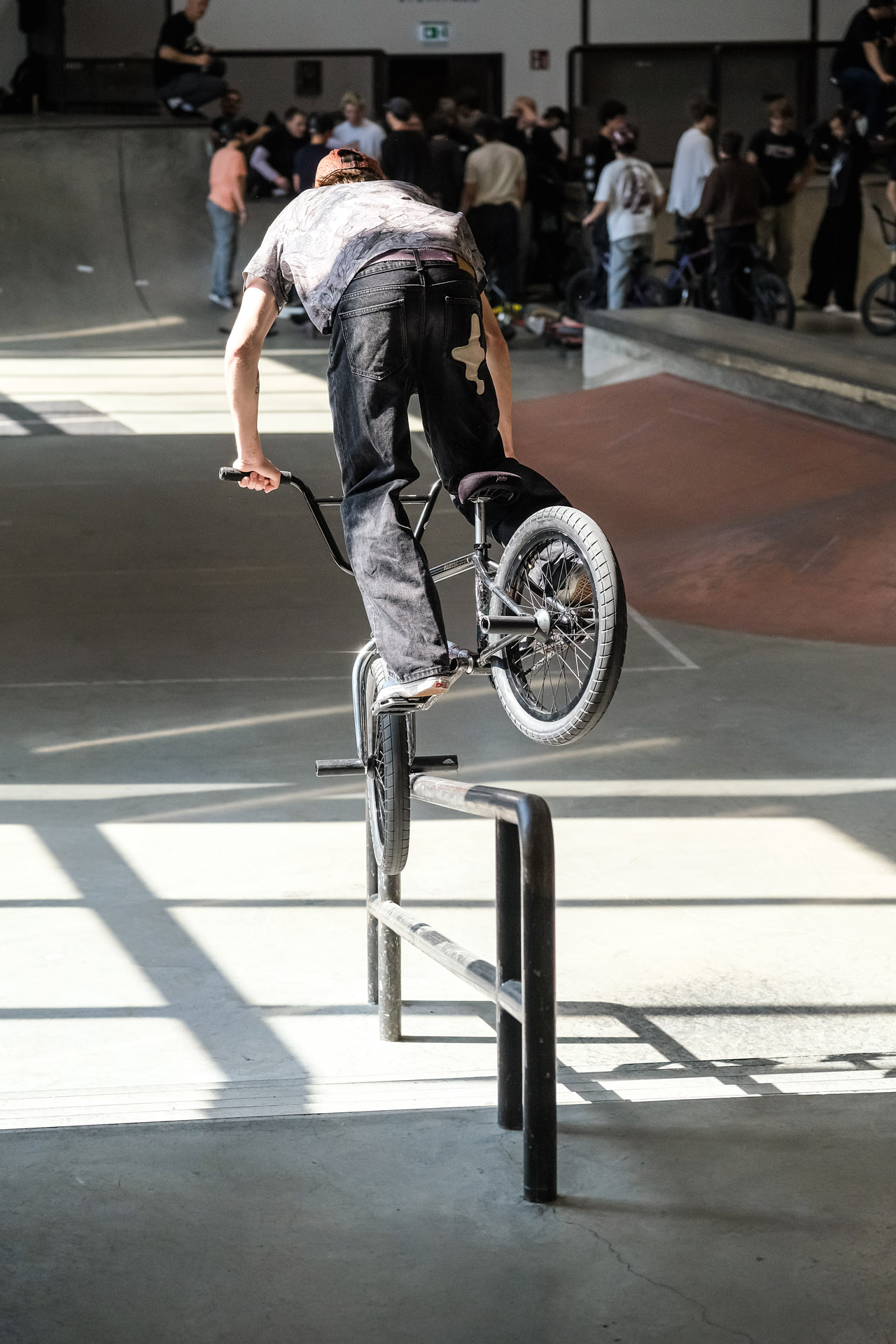 Myrloslav Kovach hat Oppo Hanger so dialed, dass er ihn problemlos sechsmal performte, bis das Foto perfekt war