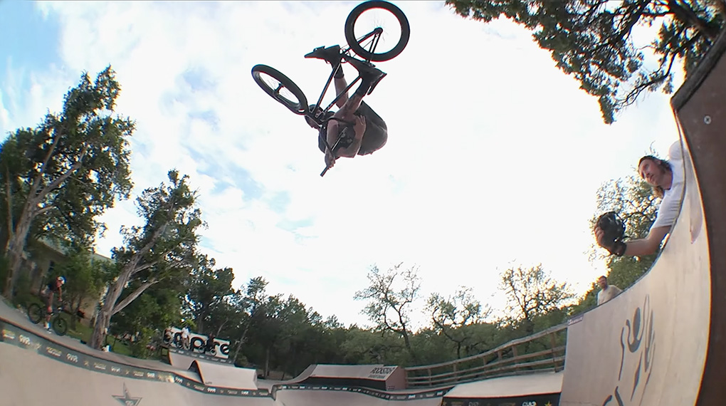 Restefest deluxe! In "Spare Keys" von Odyssey gibt es alle Clips zu sehen, die es nicht in das letzte Full-length "On Lock" geschafft haben.