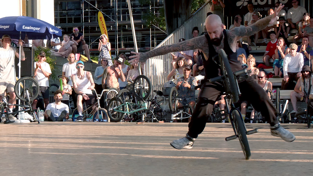 Das Profinale auf dem Flat du Palais in Stuttgart war eine Sternstunde der BMX-Kultur. Für die Zusammenfassung der Highlights hier entlang!