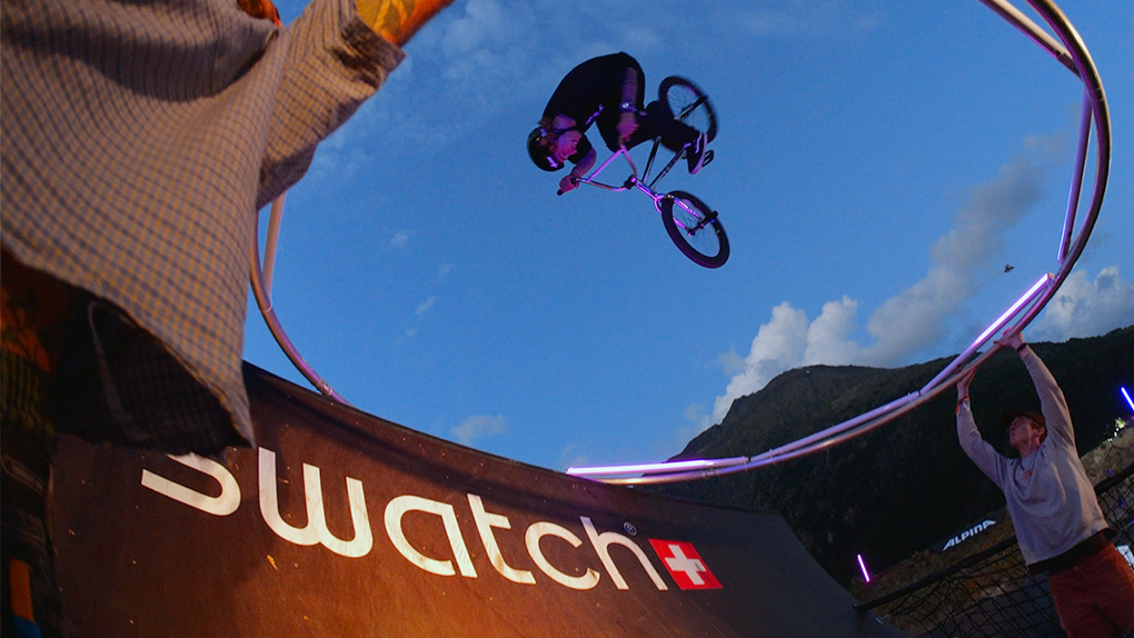 Heavy BMX-Night Session mit Kevin Peraza und Konsorten bei den Swatch Nines 2026 in der Bike Republic Sölden.