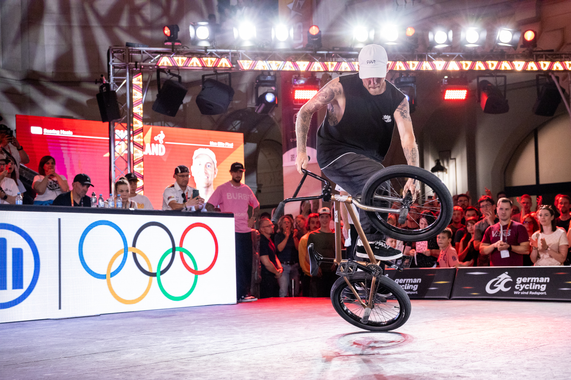 Der bis dahin amtierende Deutsche Meister, Dustyn Alt, musste sich in den Vorläufen hingegen mit Platz 3 begnügen