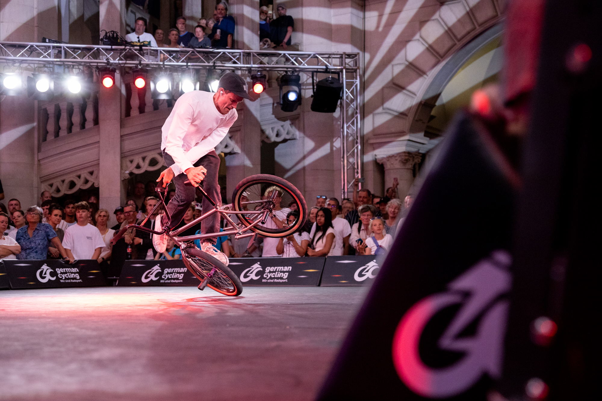 In seiner BMX-Vita klafft eine zehnjährige Schaffenspause, aber Rene Eichelberger fuhr trotzdem souverän ins Finale. Erfurt represent!