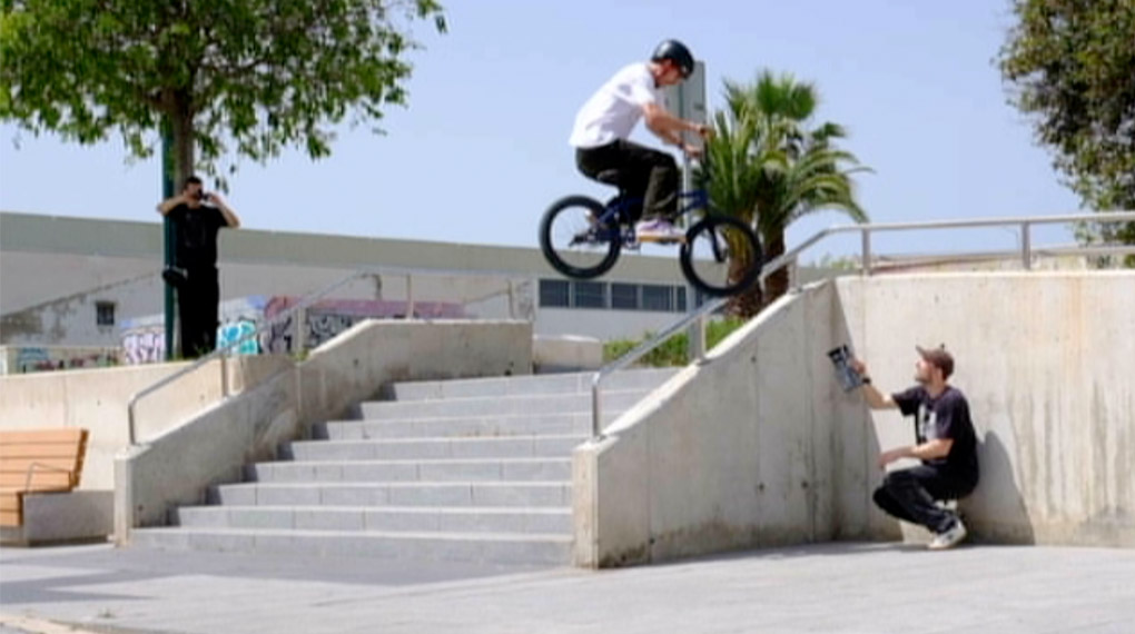 Für ihren diesjährigen Familienausflug hat es die Spontaneous Crew in einer der größten BMX-Metropolen Europas verschlagen. Buen dia, Málaga!