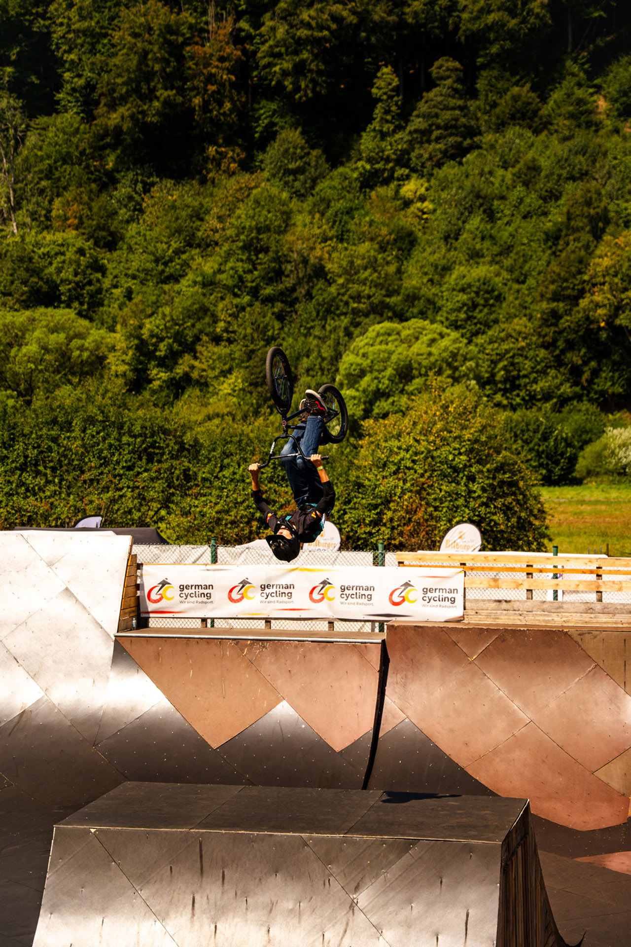 Joris Heinemann, Backflip über die Box auf chillig