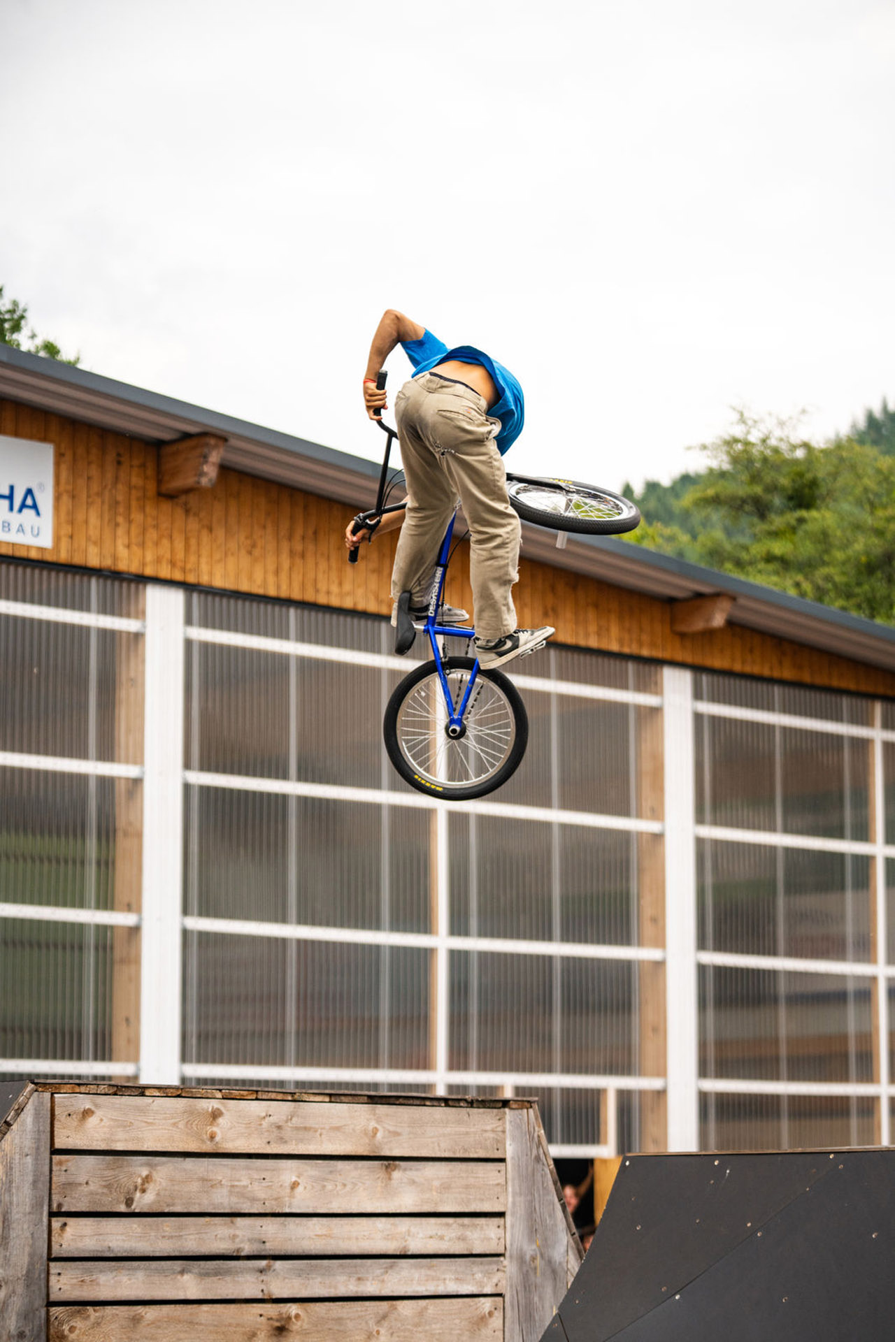 Joscha Emmerling mit einem Turndown Transfer aus der Kategorie "So und nicht anders!"