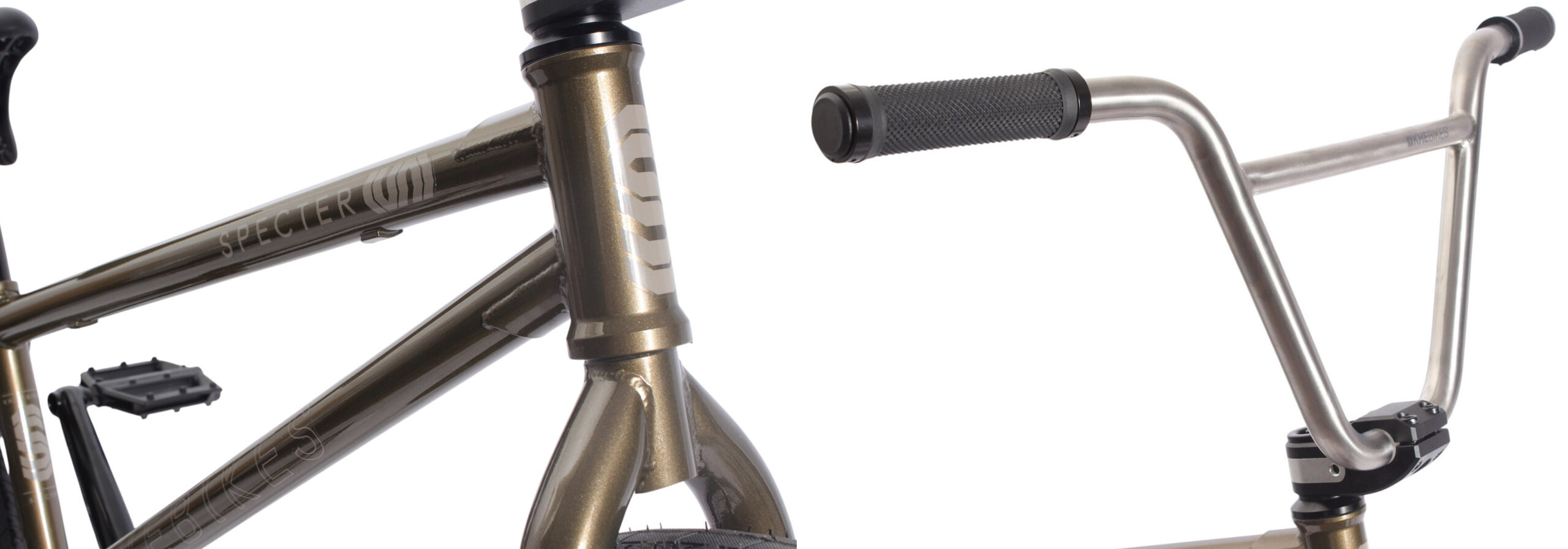Der Specter Frame von KHEbikes ist aus 100 % Chromoly mit gebutteten Rohren und einer Oberrohrlänge von 20,65", der Titanlenker hat eine Höhe von 9"