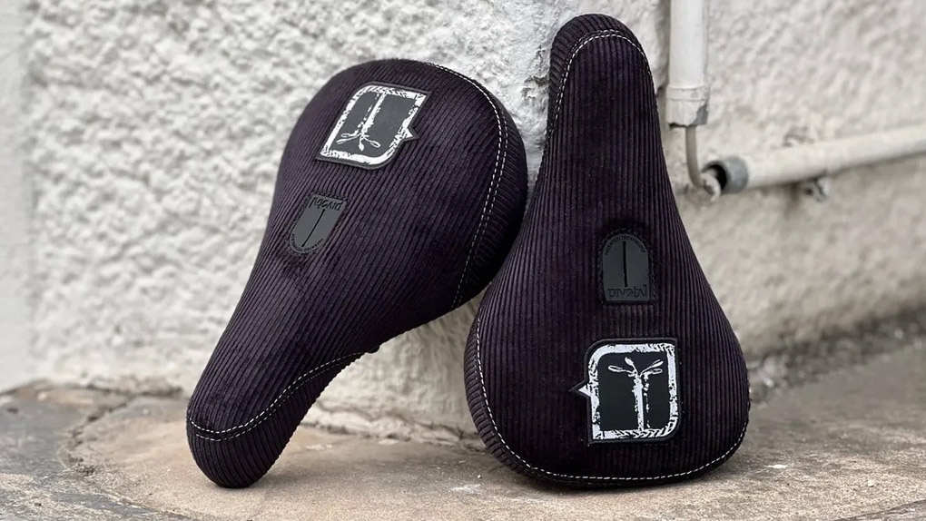 Lange haben sie darauf hingearbeitet, jetzt ist er da: der Mellowpark x kunstform "Collab Mid" Pivotal Seat. Mehr dazu hier.