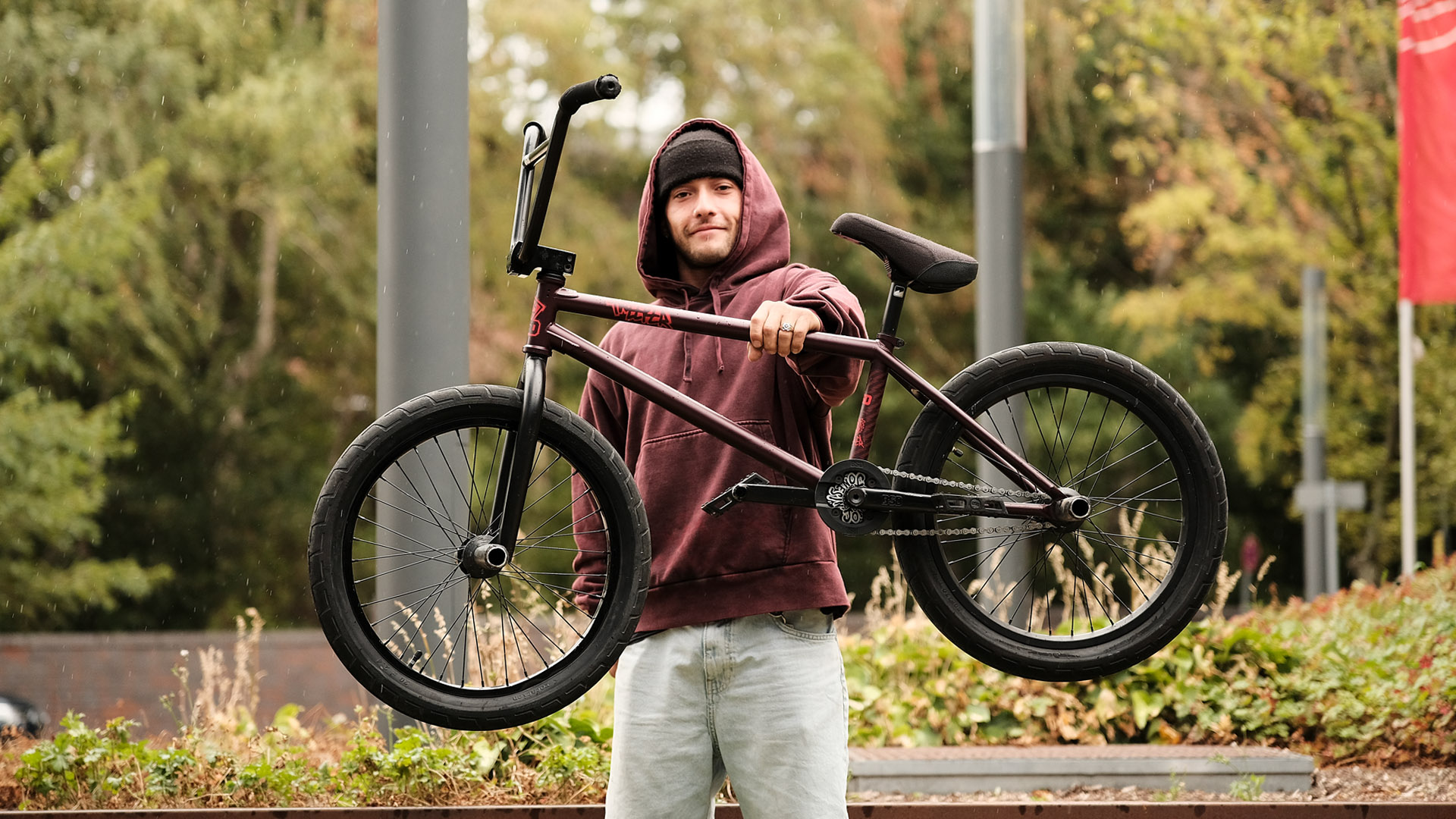 Nico van Loon hat ein neues BSD-Rädchen von SIBMX spendiert bekommen. Grund genug für uns, den Rider genauer unter die Lupe zu nehmen.