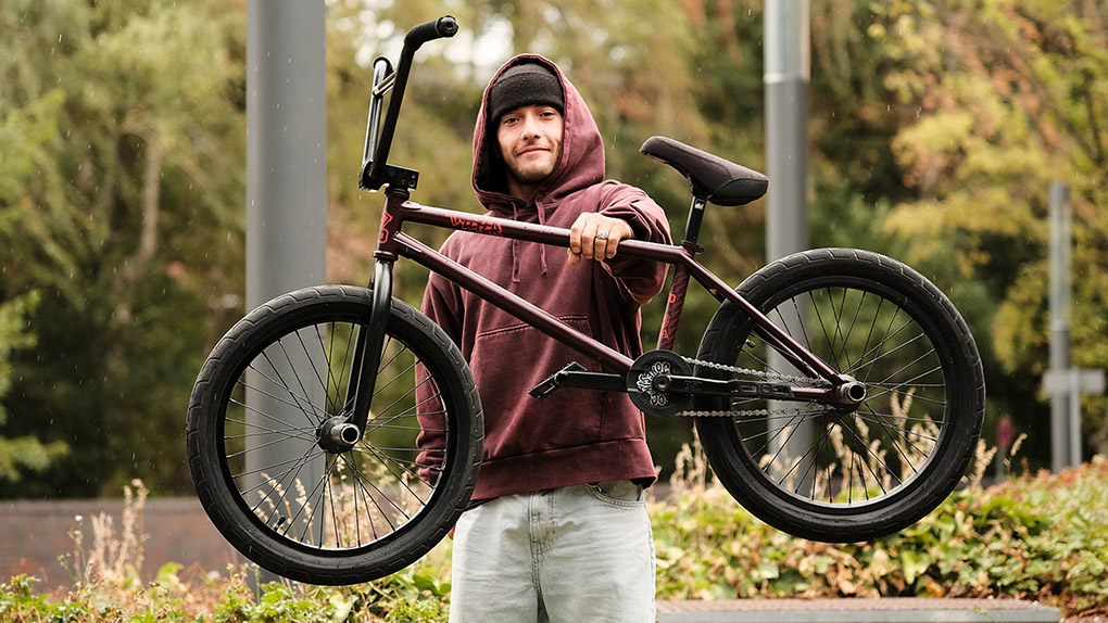 Nico van Loon hat ein neues BSD-Rädchen von SIBMX spendiert bekommen. Grund genug für uns, den Rider genauer unter die Lupe zu nehmen.