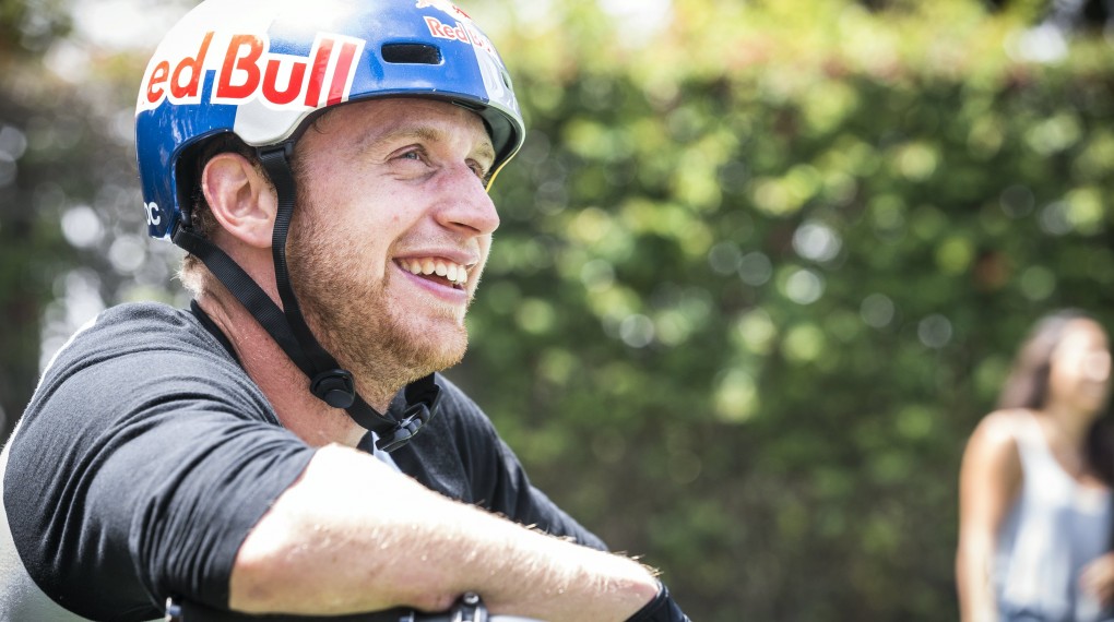 Danny MacAskill hatte offensichtlich Spaß beim Playboy-Shooting; Foto:Red Bull