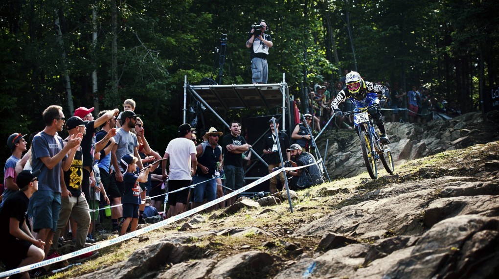 Sam Hill schnappt sich den Sieg bei den Männern; Foto: Red Bull