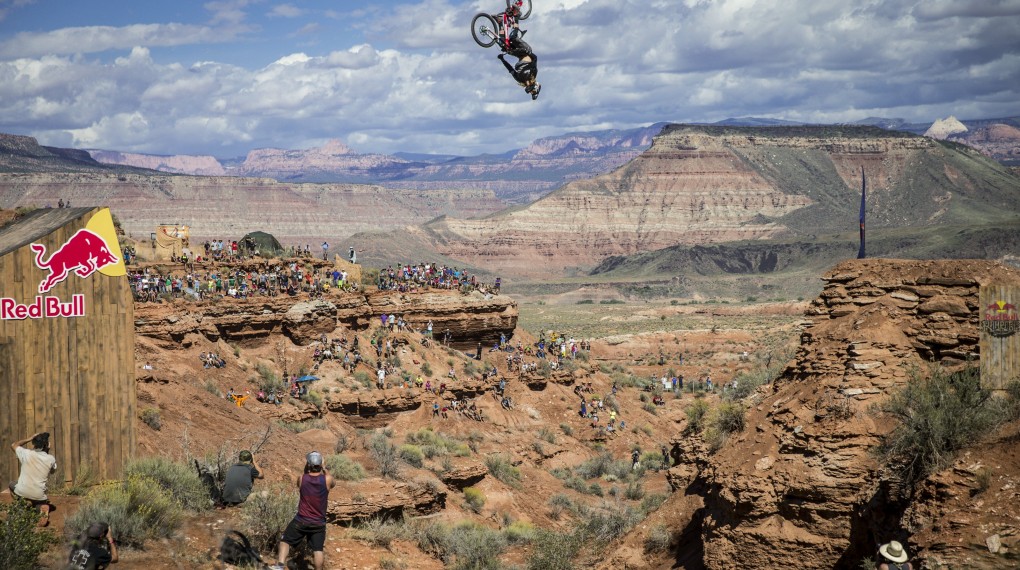 Monster-Shot von Kelly McGarry; Foto: Red Bull
