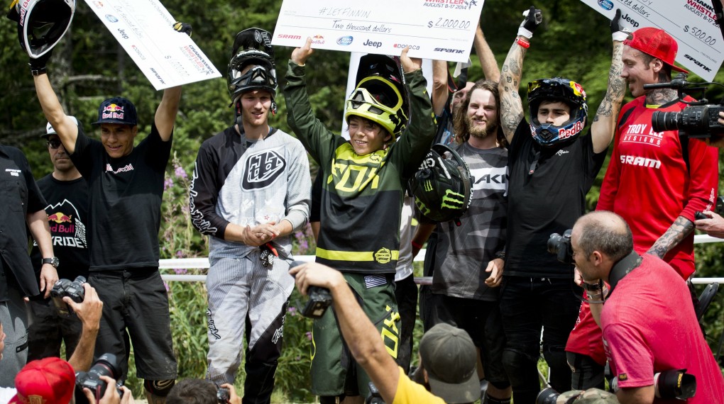 Sieger-Podium bei den Whip-Off World Championships 2014: v.l.n.r. Bernardo Cruz (2. Platz), Finn Illes (1. Platz), Andreu Lacondeguy (3. Platz); Foto: Red Bull