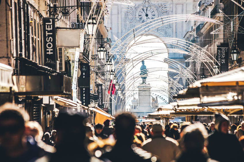 Crowded main street in Baixa.