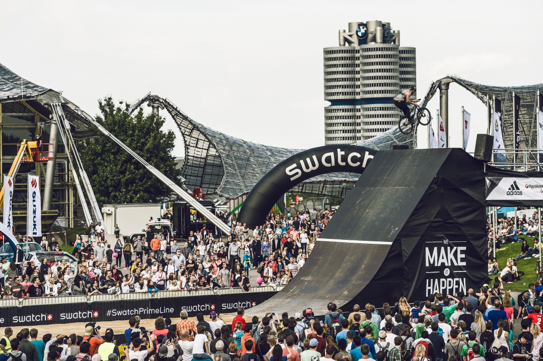 Swatch_Prime_Line_2015_SamPilgrim_04_Office