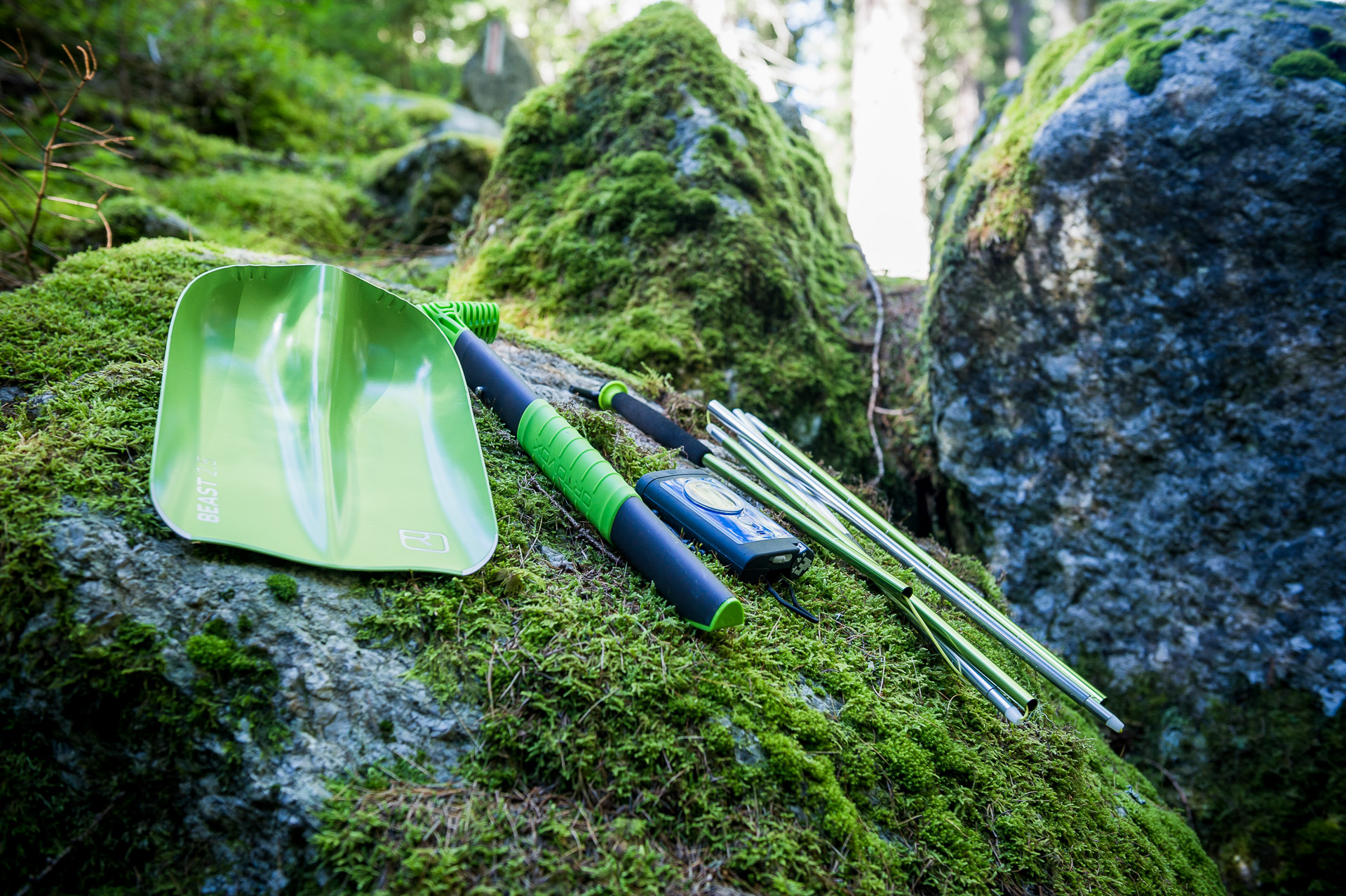 avalanche-rescue-kit-3-transceiver-beast-shovel-_-240-pfa-probe-review-2016-2017-best-avalanche-beacon-and-safety-gear