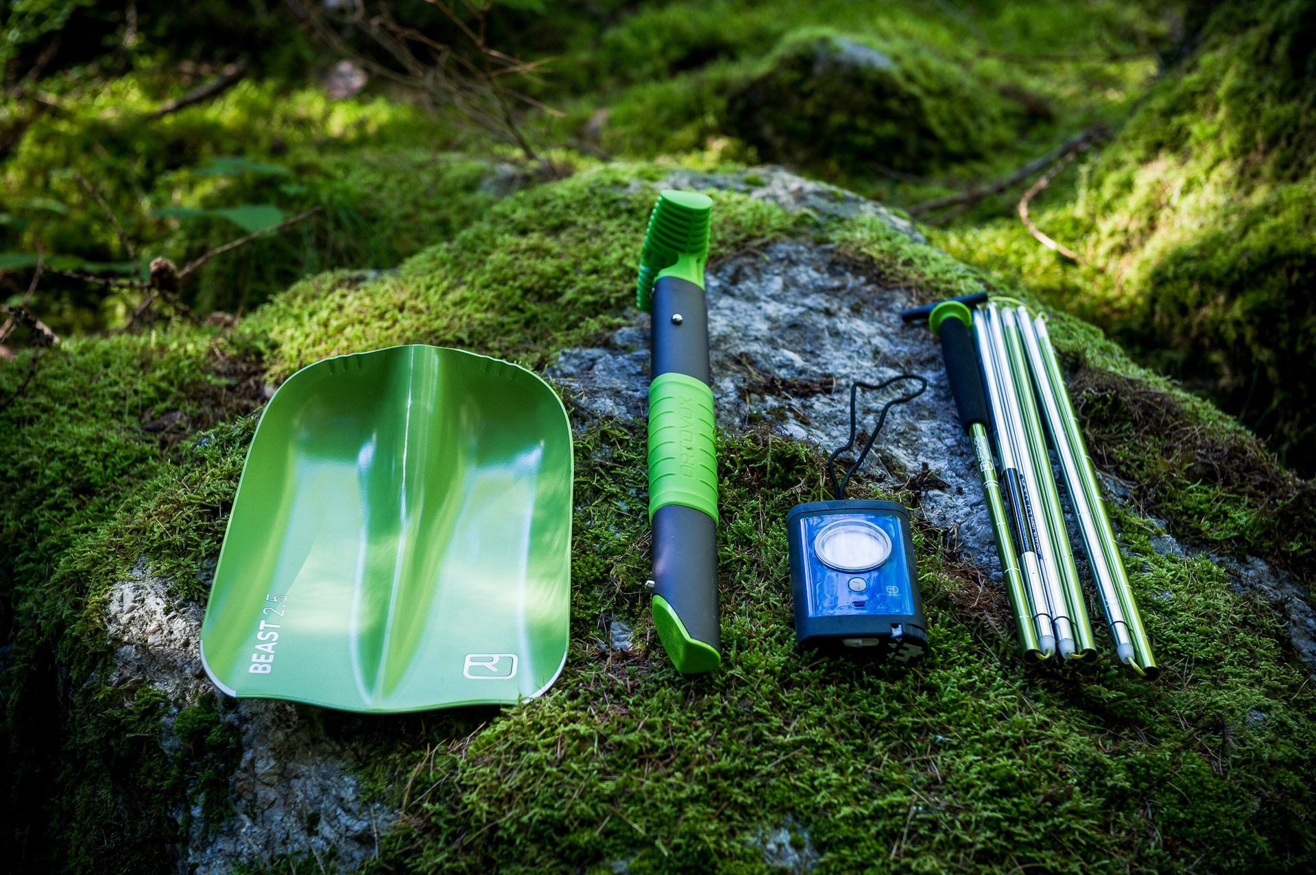 avalanche-rescue-kit-3-transceiver-beast-shovel-_-240-pfa-probe-review-2016-2017-best-avalanche-beacon-and-safety-gear-3