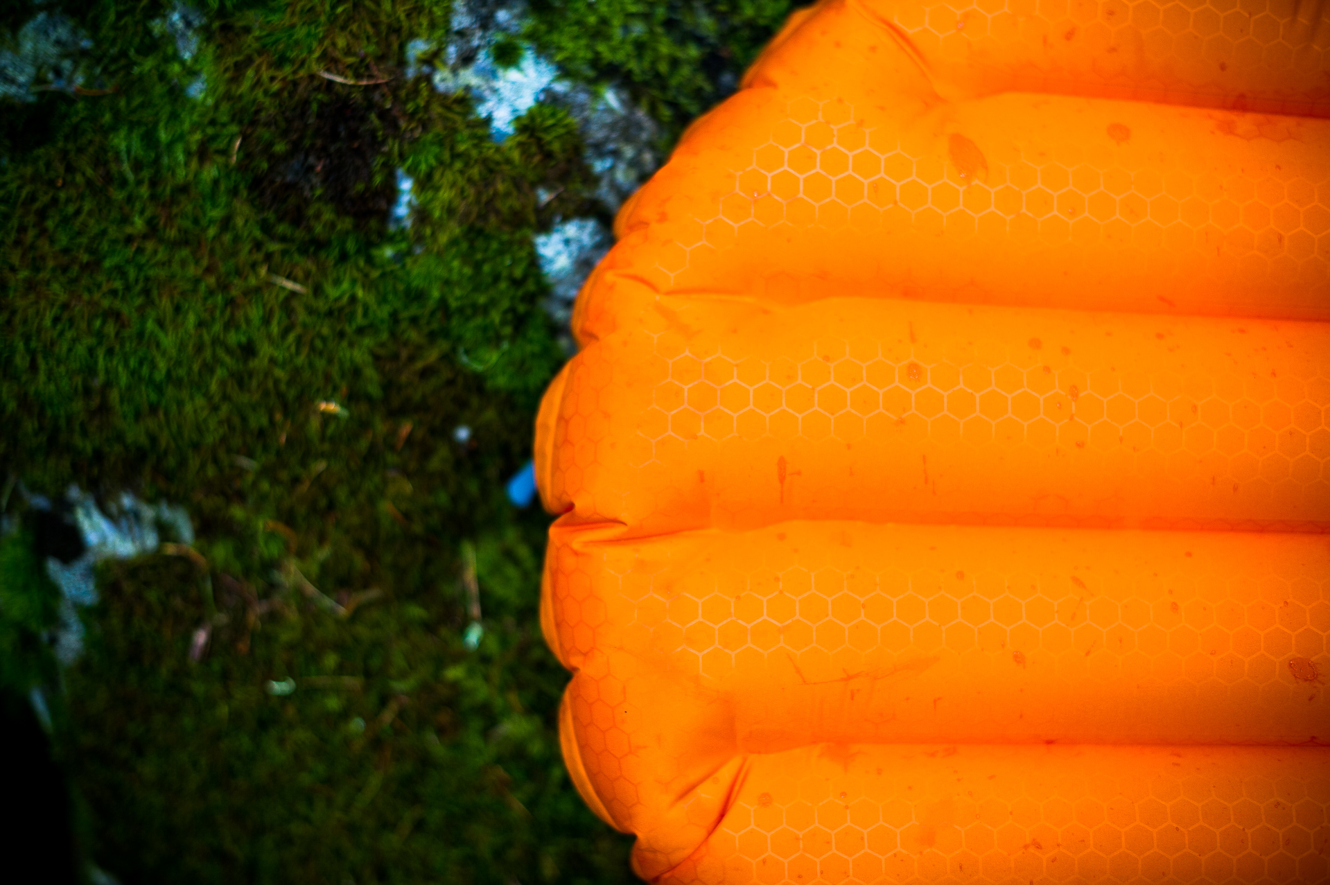 exped-synmat-hyperlight-sleeping-mat-review-camping-mattress-inflatable-2