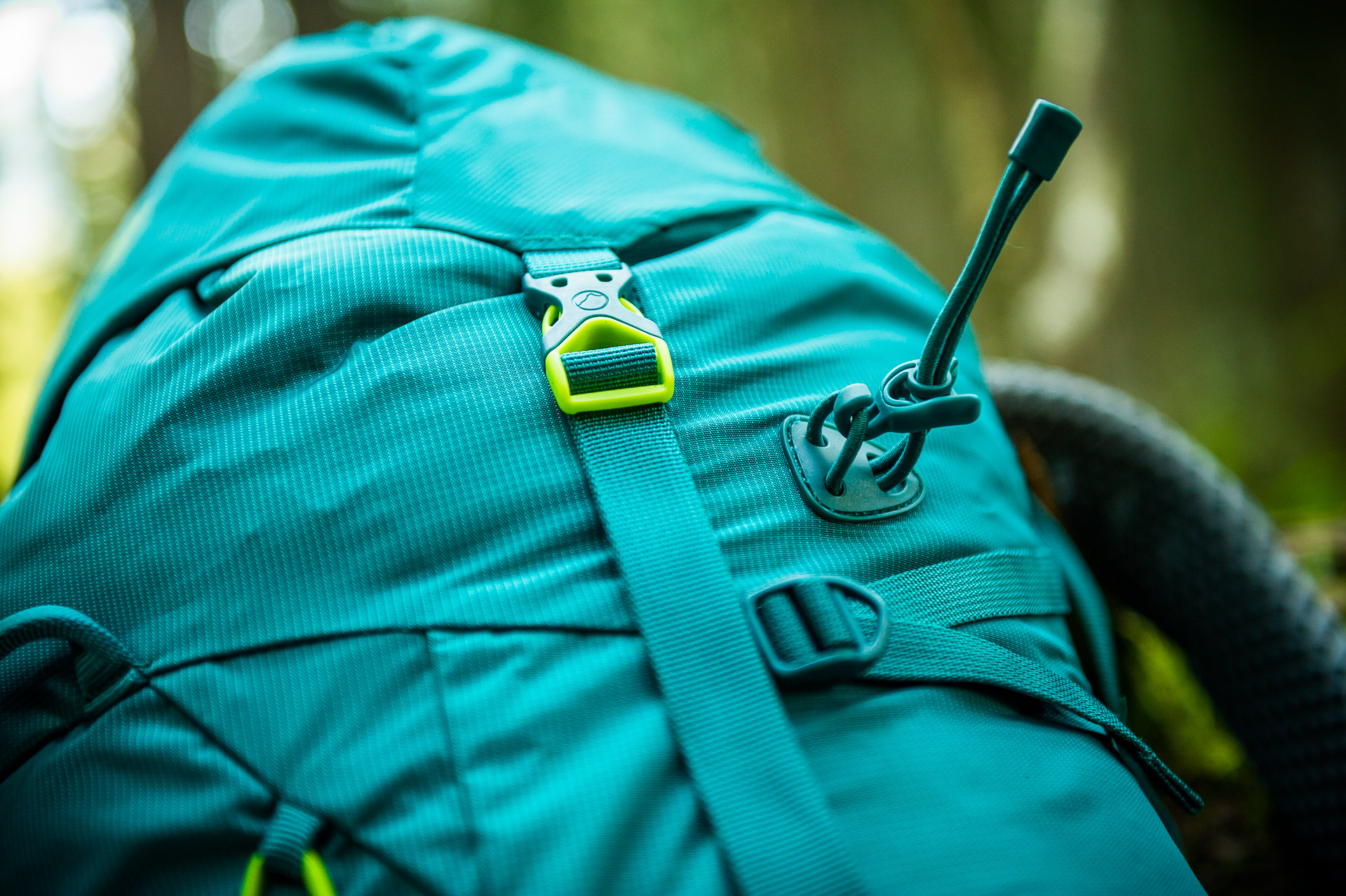 lowe-alpine-airzone-pro-45-55-backpack-review-best-hiking-climbing-and-bikepacking-rucksacks-winter-2016-2017_-2