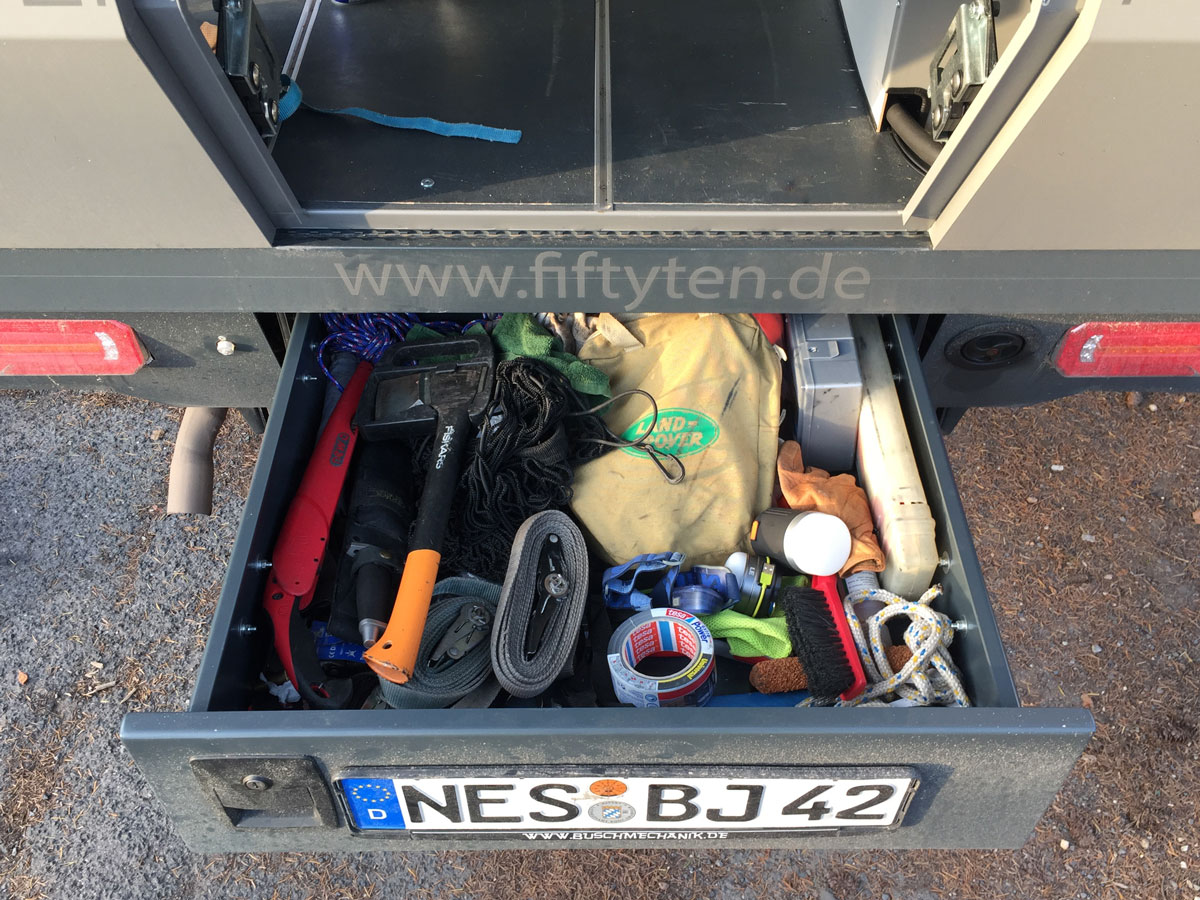fiftyten-truck-aufbau4 Vom Truck zum Mobile Home: Der modulare Pickup-Camper von Fiftyten
