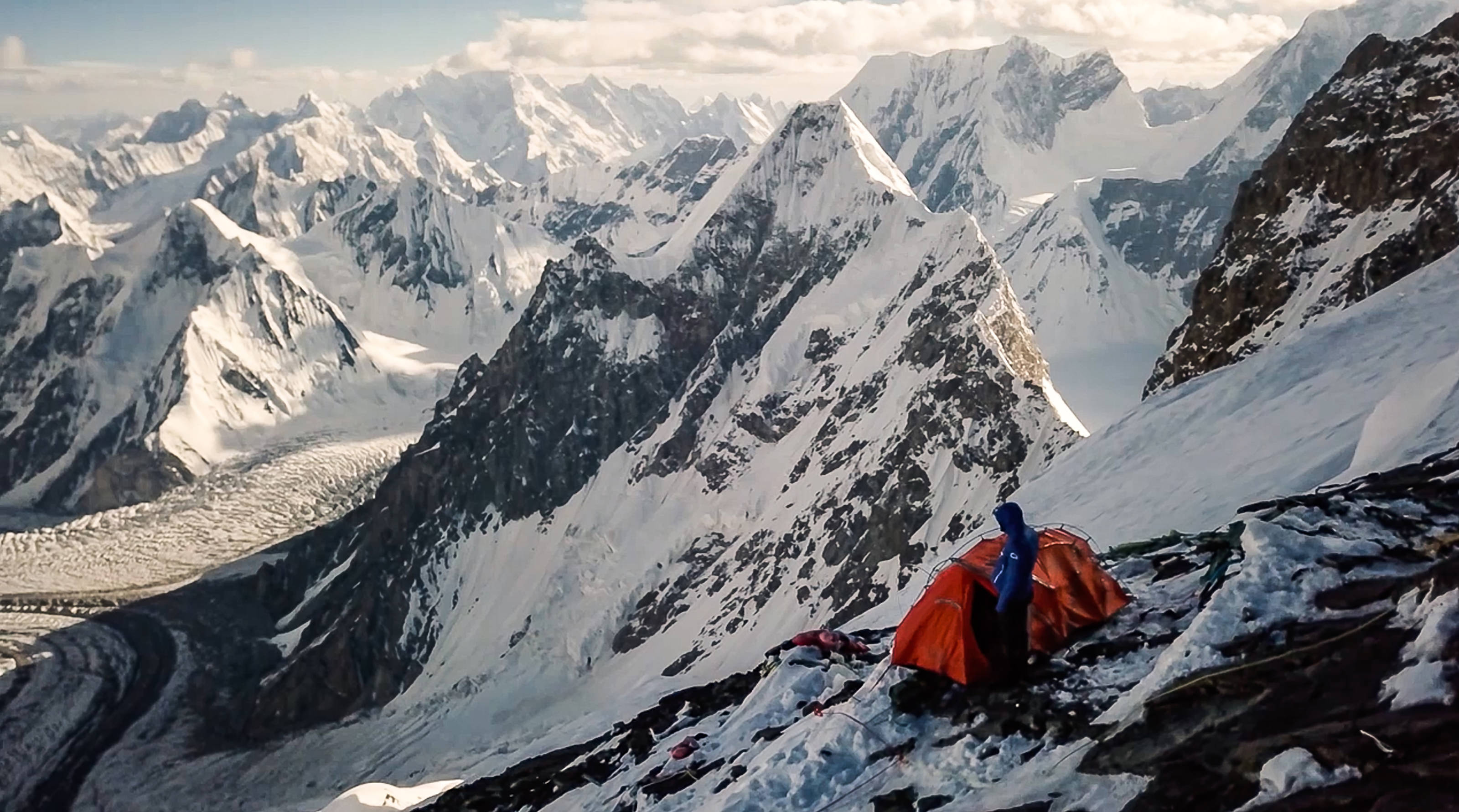 skibergsteiger-k2-himalaya1