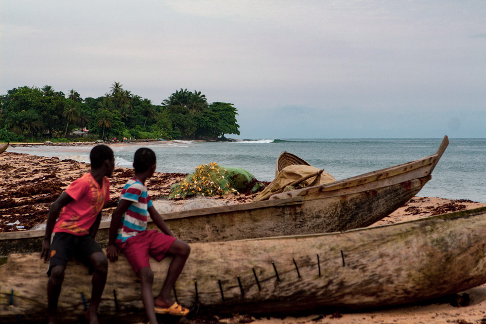 liberia-surfer-kindersoldaten-afrika2
