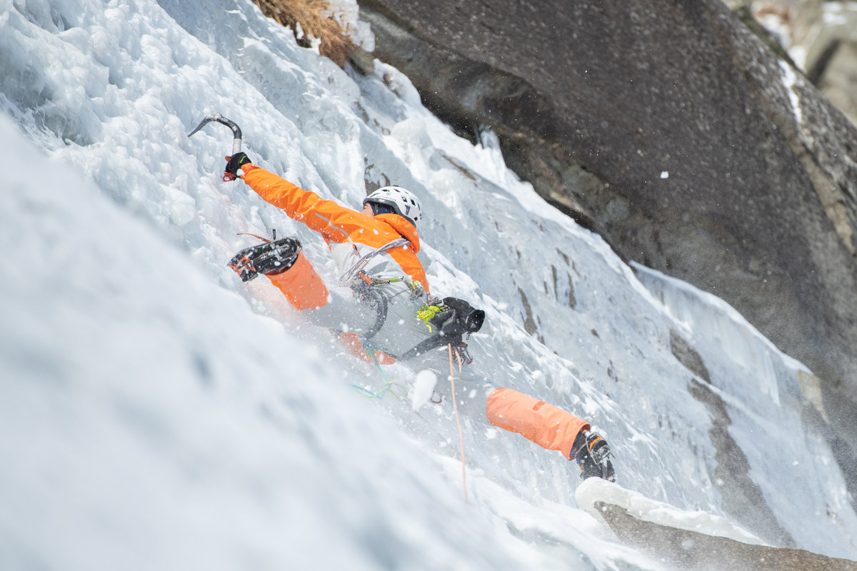 dani_arnold_schoellenenschlucht_mammut3