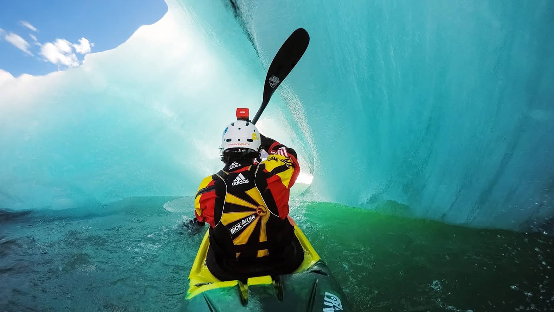 Kajak-kayaking-island-iceland