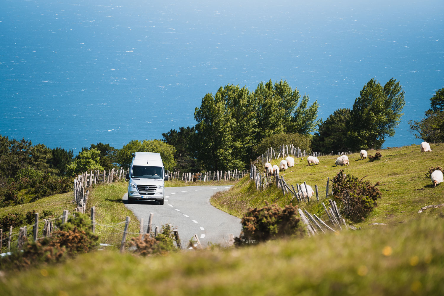 hymer-surf-roadtrip-cover