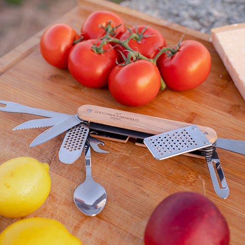 SWS_KevinSchmalz-21-(1)-Kitchen-MultiTool-SurfersMag-2