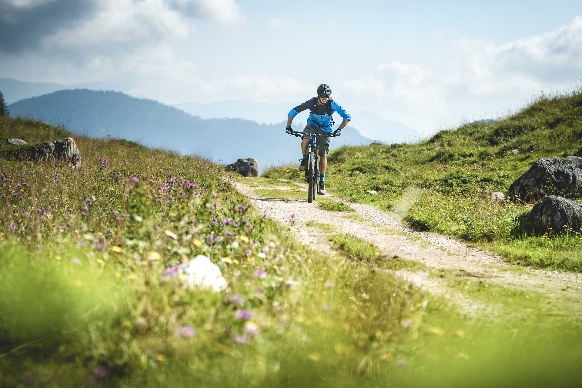 KlausListl_Andi-Valentin_Bike_Steinplatte-Waidring