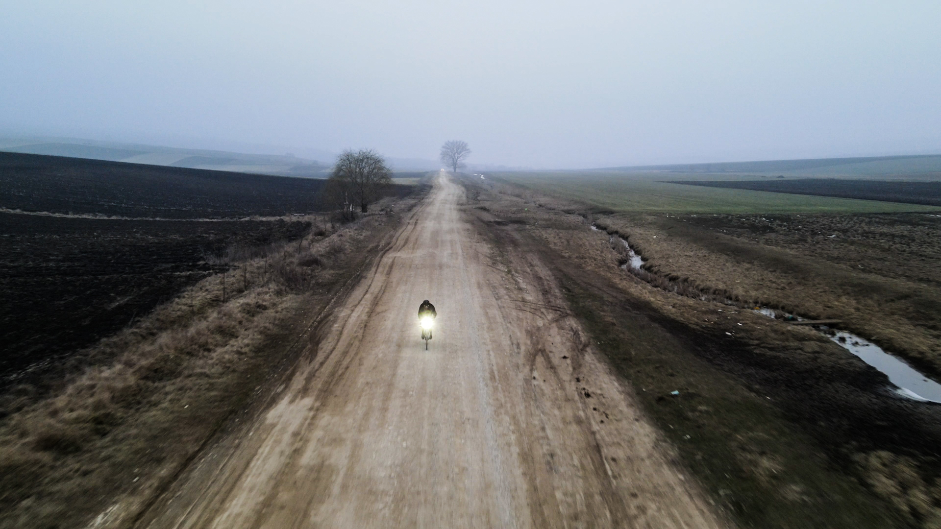 Foto@ravir_film_20210303_Jonas Deichmann_Triathlon AtW_Ukraine_-7