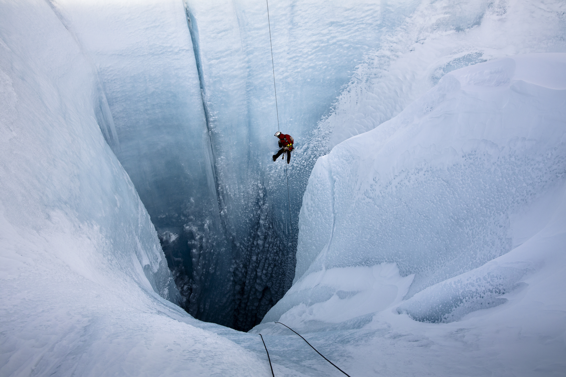 Alun-Hubbard-descending-into-the-moulin