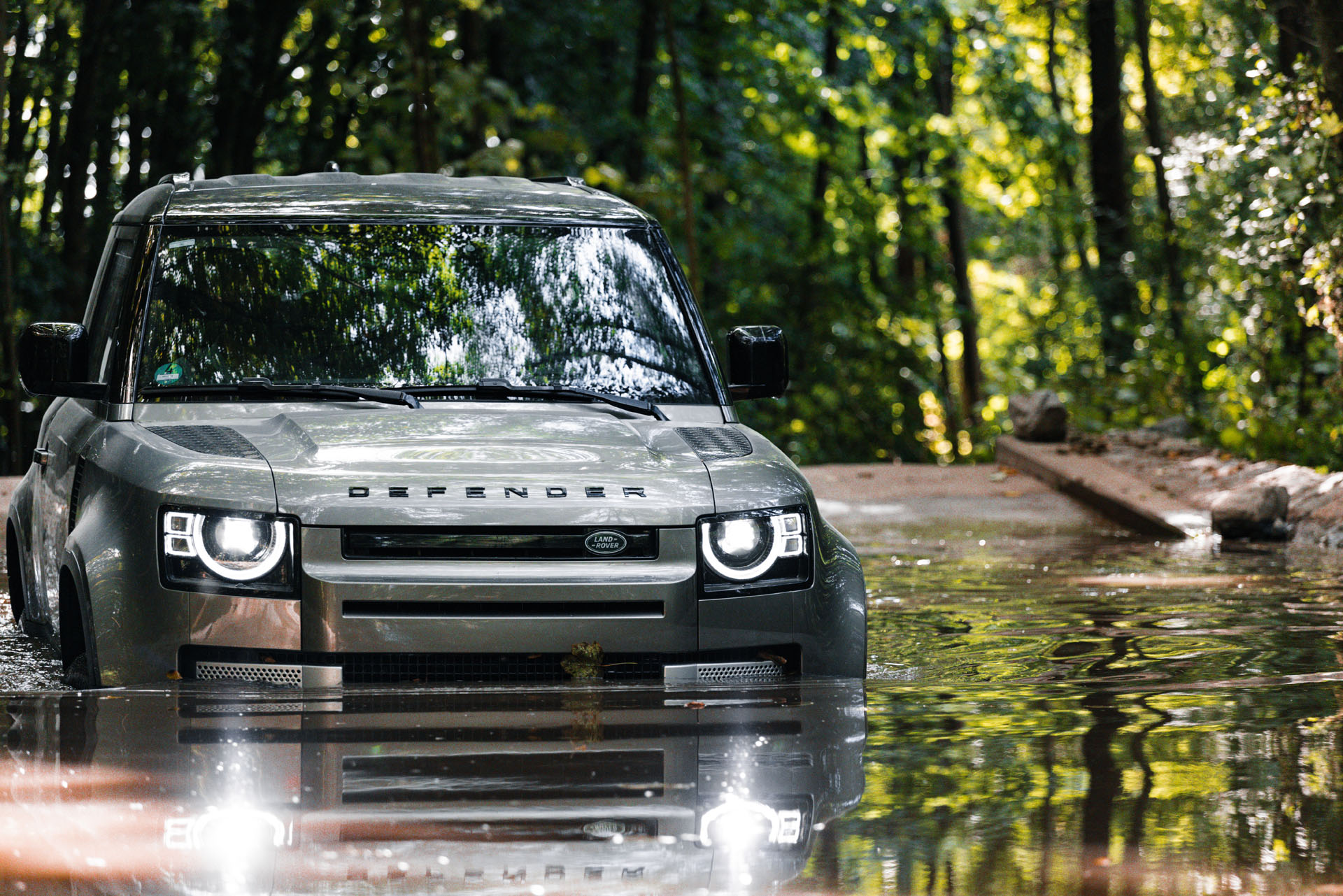 Land Rover Defender Wasserbecken Land Rover Defender Wasserbecken