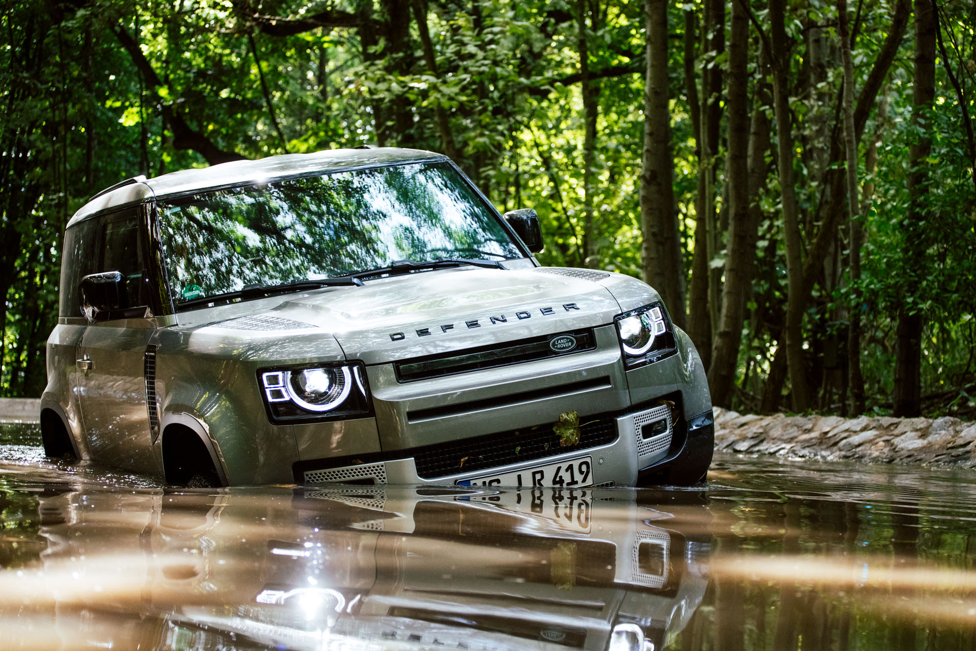 Land Rover Defender Wasserbecken Land Rover Defender Wasserbecken