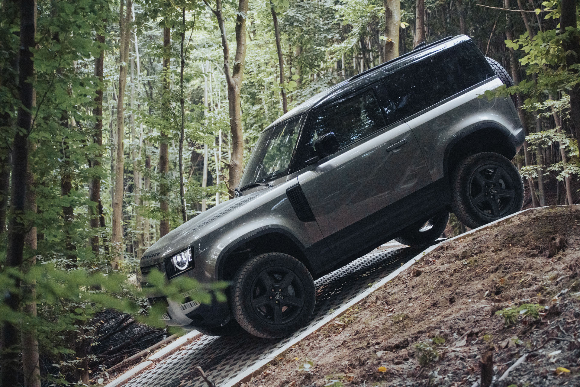 Land Rover Experience Center 2.0 Land Rover Experience Center 2.0