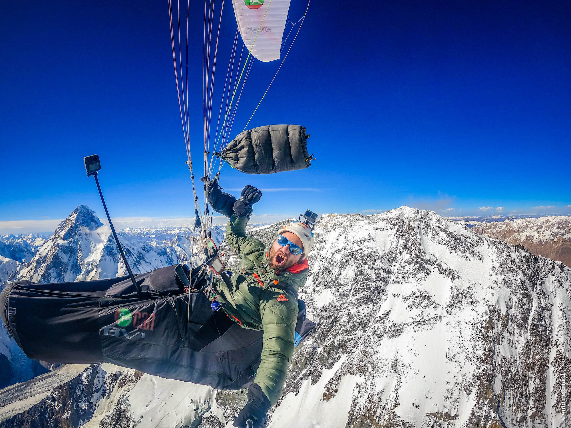 Paraglider Antoine Girard über seine Grenzerfahrung...