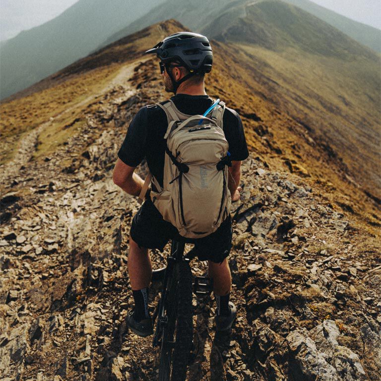 CamelBak H.A.W.G. 20