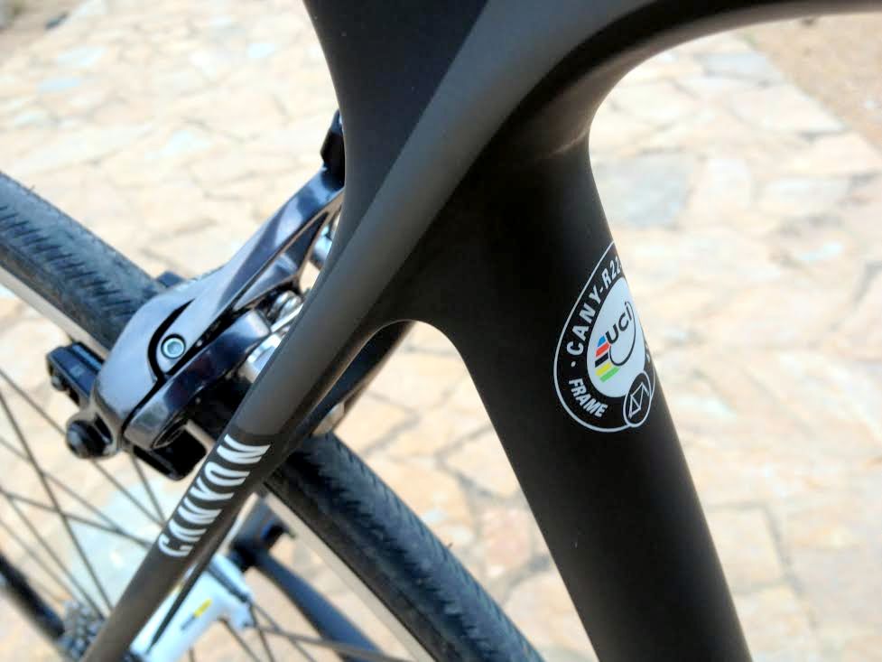 Canyon Ultimate CF SL 9.0 SL (Pic: George Scott/Factory Media)