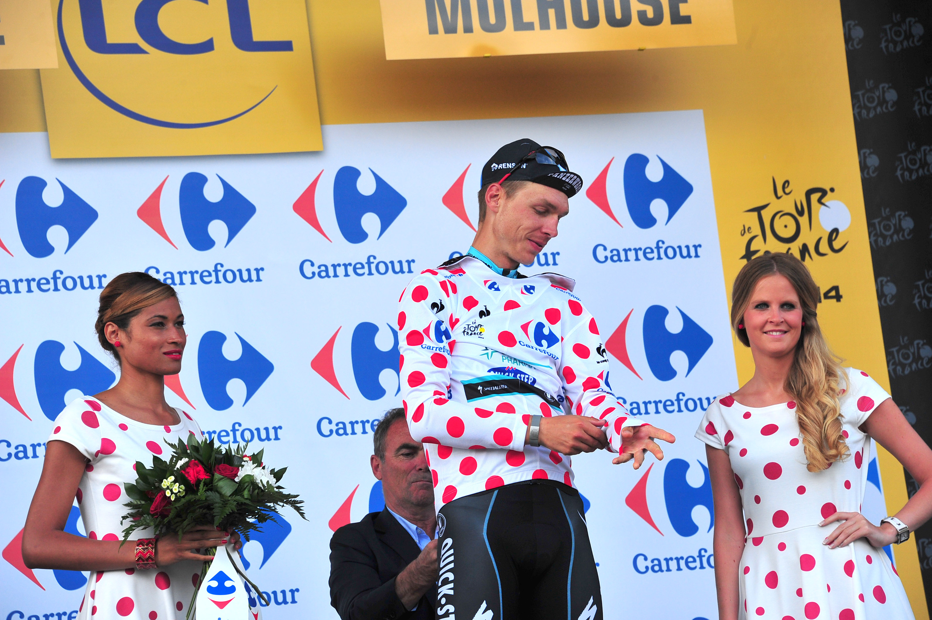 Tony Martin übernimmt das Bergtrikot. (Foto: Sirotti)
