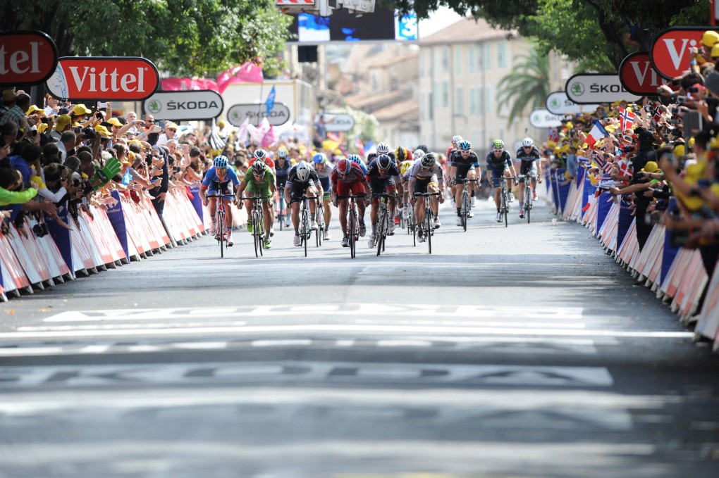 Der Zielsprint der 15. Etappe der Tour. (Foto: Sirotti)