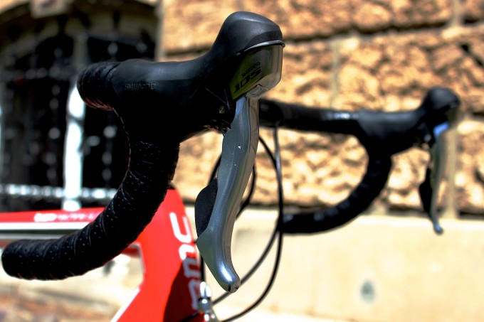 BMC SLR03 mit Tiagra-Gruppe (5700). Die Schalthebel stammen allerdings von der höher angesiedelten 105 (5800er Serie).