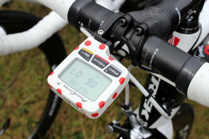 Es gibt Parallelen zwischen 2014 und seinem Startjahr 1998: in beiden jahren trug er nämlich das Polka-Dot-Trikot des punktbsten Bergfahrers. Hier sehen wir Voigts SRM PC7 mit einem Polka-Dot-Gehäuse kurz vor der zweiten Etappe.