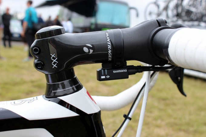 Auch Vorbau, Stütze und Lenker stammen von Bontrager. Die Triple-X-Serie von Bontrager steht für superleichte Carbon-Komponenten. Hier ein 120mm Vorbau.