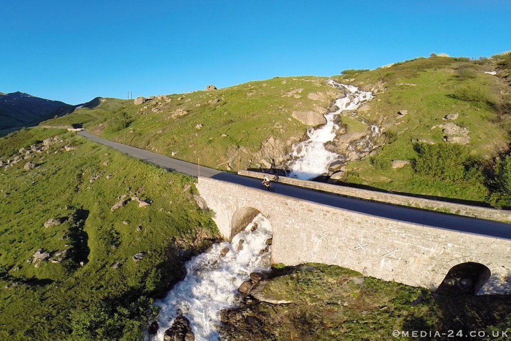 Wenn du auf zwei Rädern fährst, liegt die die Welt zu Füßen. @Media-24