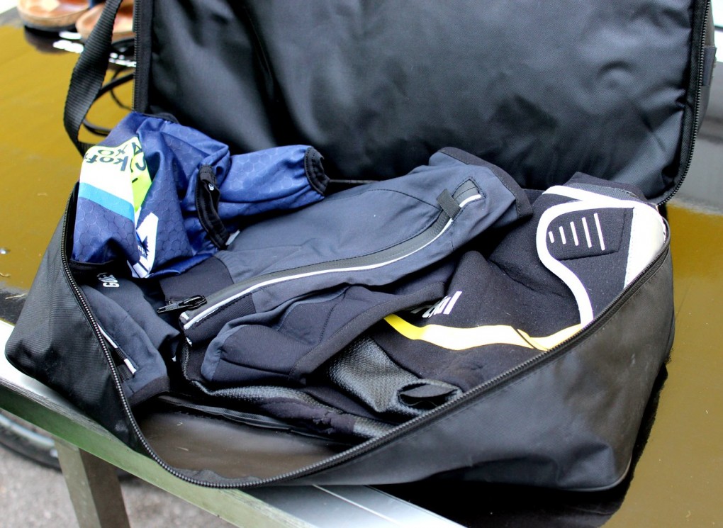 In Tosattos Schuhfach finden wir auch unterschiedliche Arten von Überschuhen. 