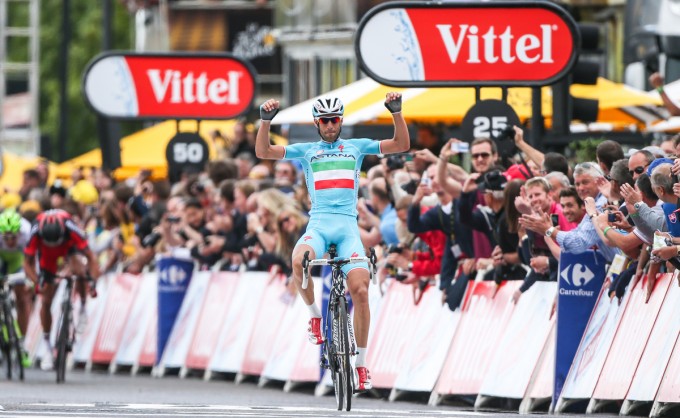     2. Etappe - Zwischen York und Sheffield ist es Vincenzo Nibali, der große mentale und körperliche Stärke demonstriert. (Foto: Alex Whitehead/swpix.com)