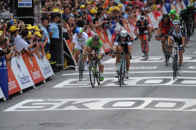 7. Etappe - Matteo Trentin (Omega Pharma-QuickStep) siegt im Fotofinish um Haaresbreite gegen Peter Sagan. (Foto: Sirotti)