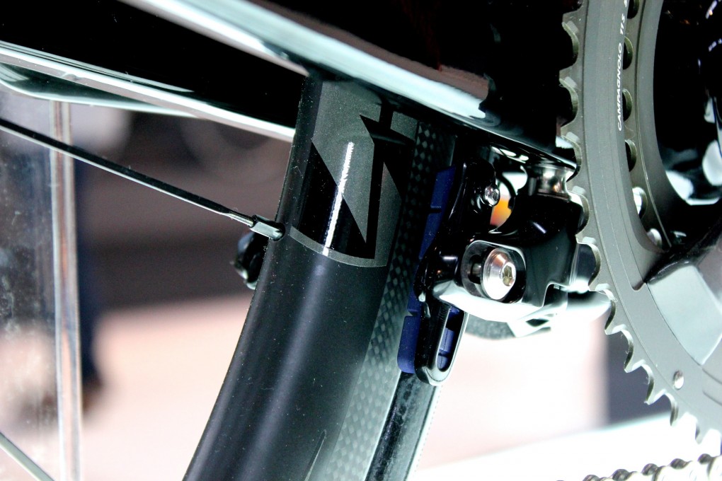 Wir sehen hier die Ausführung des King XS mit konventionellen Bremsen.