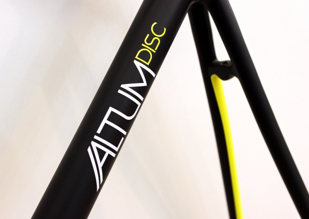 Die Eurobike 2014 ist der Beweis dafür, dass Scheibenbremsen auf dem Markt angekommen sind. Nahezu jeder große Hersteller hat mindestens ein Bike mit Scheibenbremse im Aufgebot für 2015.